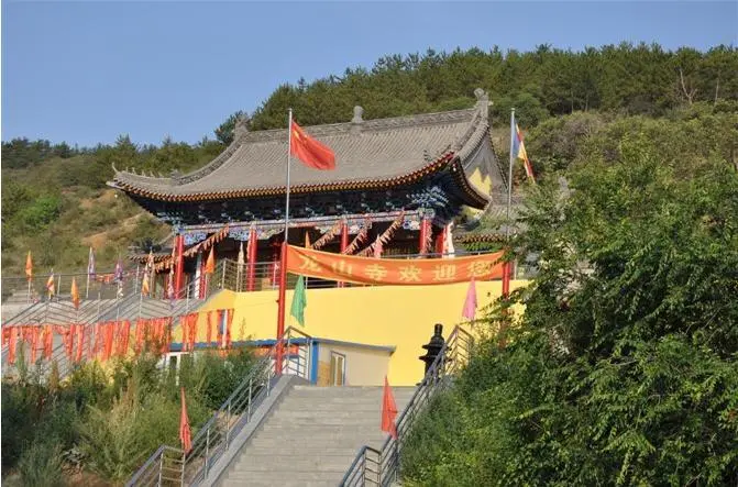 内蒙古乌兰察布龙山寺